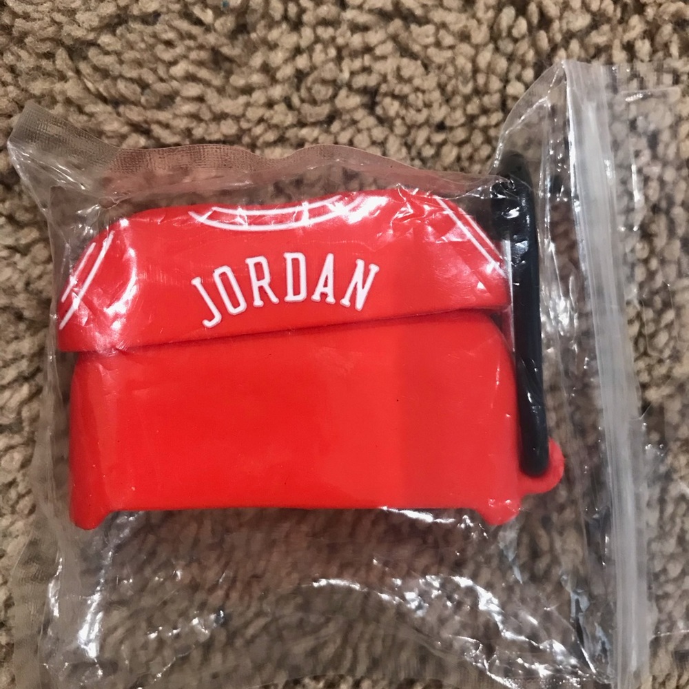 AirPod pro case - Picture 2 of 3